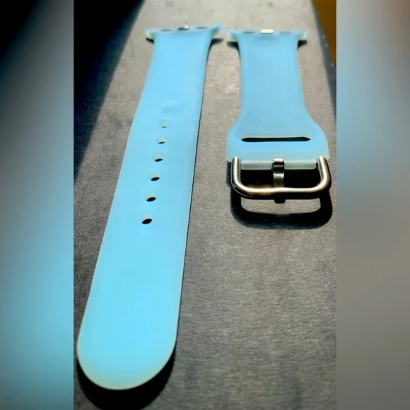 Changing colors iPhone watch band - Picture 3 of 4